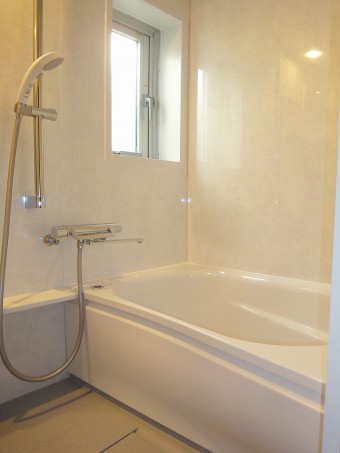 コンクリートの防寒対策を床暖房と断熱サッシで快適に コンクリートの防寒対策を床暖房と断熱サッシで快適に